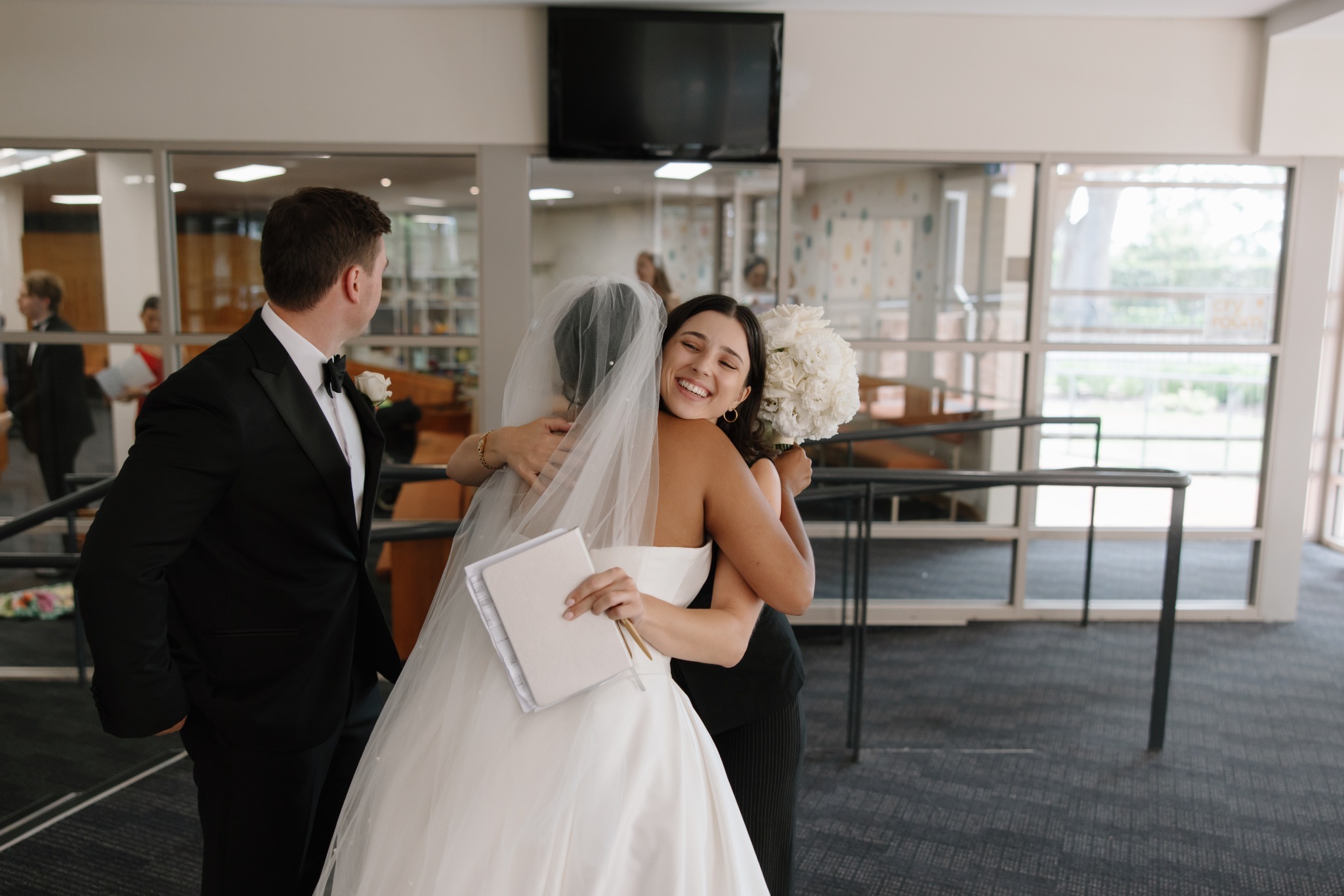 Rafaela supporting a bride